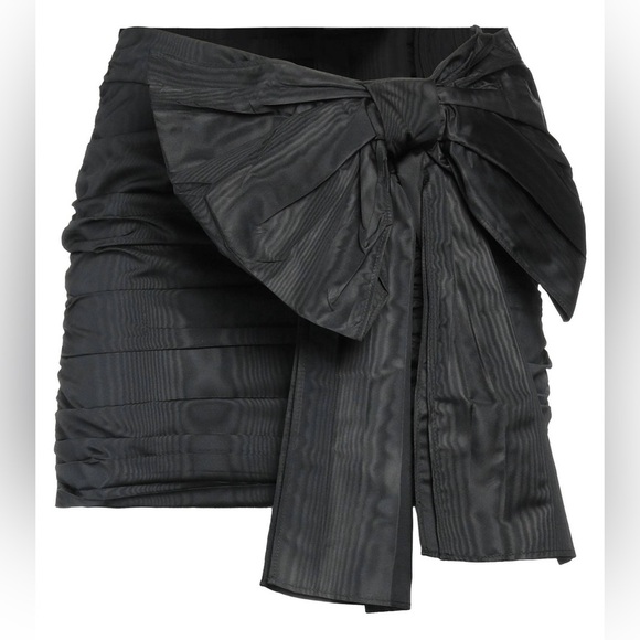 RED Valentino Dresses & Skirts - RED VALENTINO Black Bow Mini Skirt - Size 46